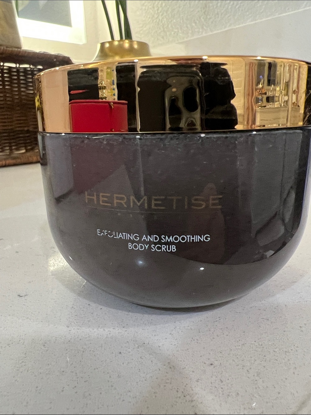 Hermetise Exfoliating & Smoothing Body Scrub - sealed. New